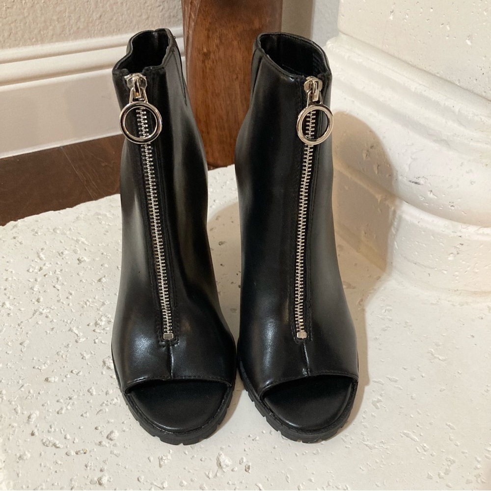 NEW Black Booties Peep Open Toe Bar III Ankle Boots Zip Size 7.5- 8 - Picture 3 of 11